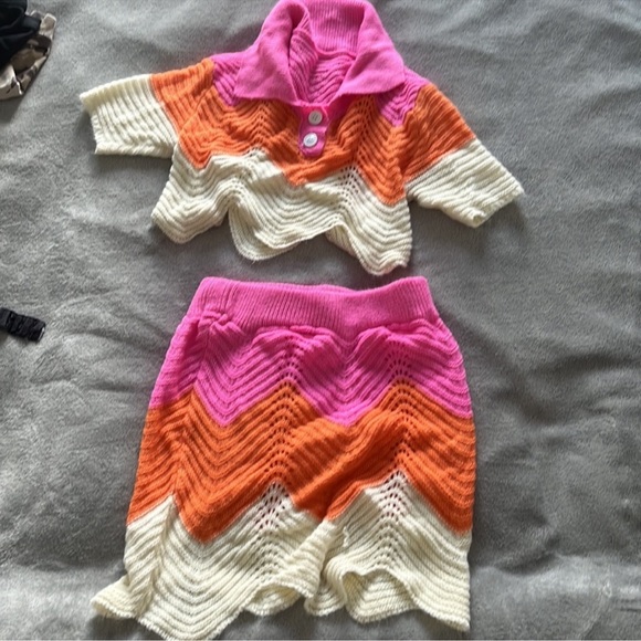 Two piece knit set - Picture 3 of 3